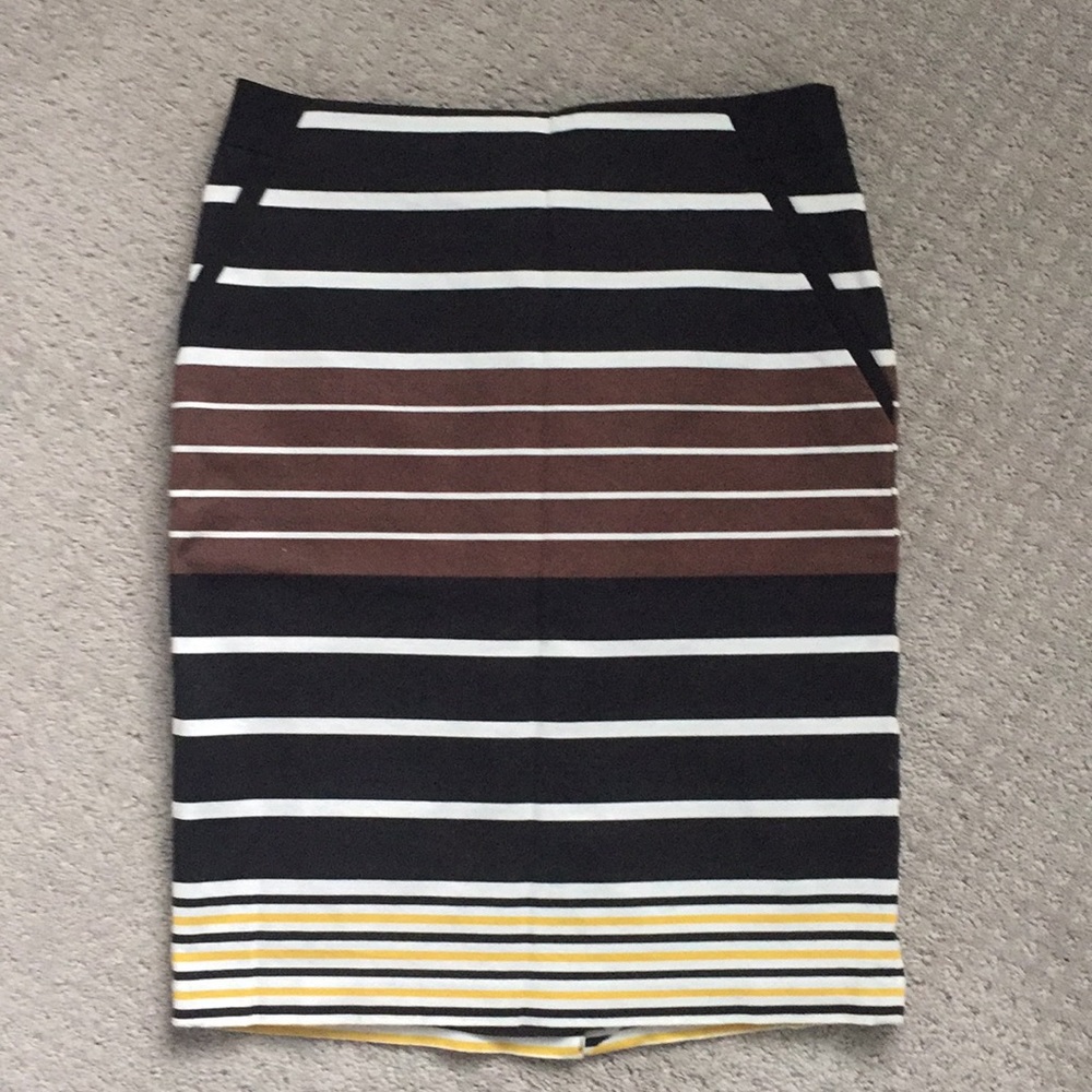 Striped Pencil skirt.